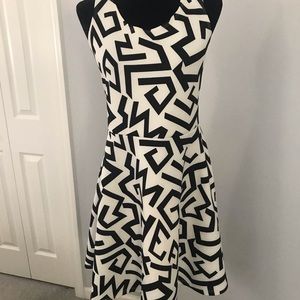 Forever 21 Black & Cream Geometric Tank Dress. Size 1X